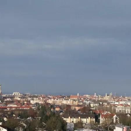 Hausburg Studio. View 아파트